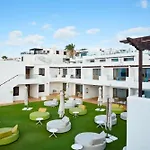 R2 Bahia Kontiki Ξενοδοχείο με διαμερίσματα 4*
