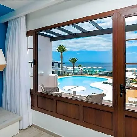 R2 Bahia Kontiki Puerto del Carmen (Lanzarote)